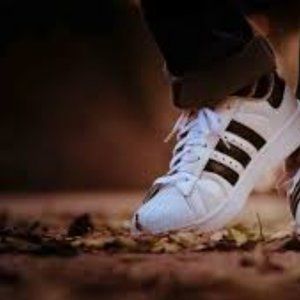 Adidas Stan Smith VS. Superstar Shell Toe Sneakers Size 5.5